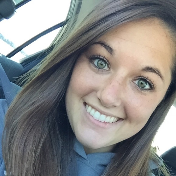 Profile Picture of Kaitlin Gruenewald (@kaitgruenewald) on Poshmark