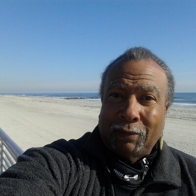 Profile Picture of Guy Campbell (@shelfshopguy) on Twitter