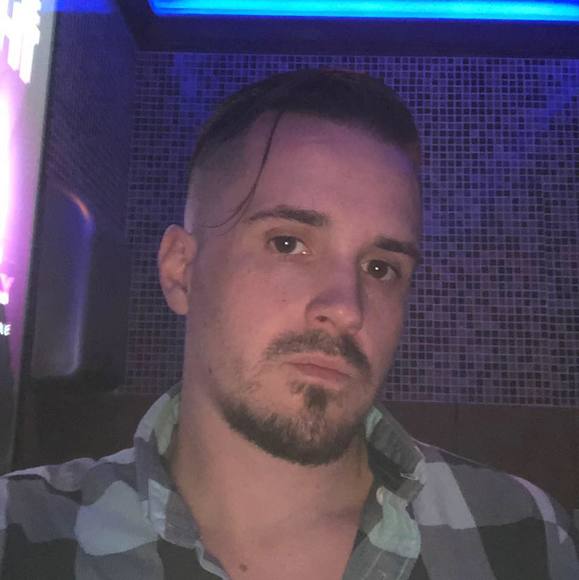 Profile Picture of Christopher Barton (@docbarton82) on Poshmark