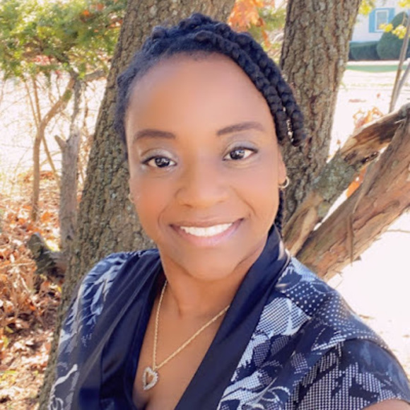 Profile Picture of Nerlande Descombes (@landy2604) on Poshmark