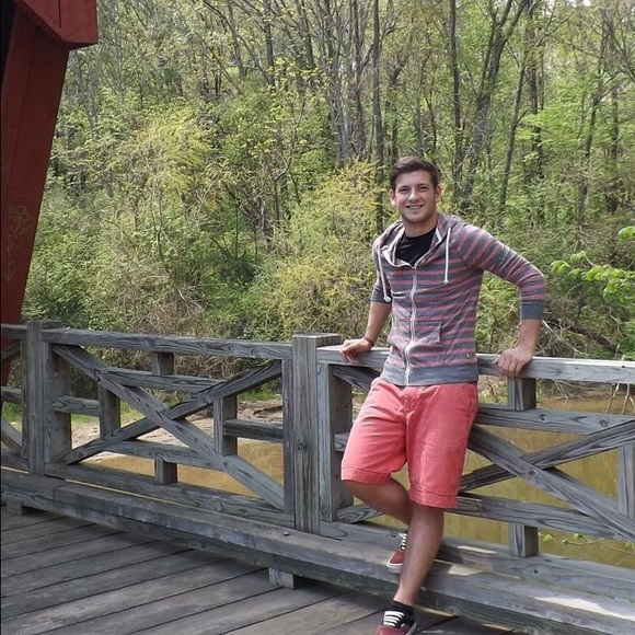 Profile Picture of Zach Oliver (@zoliver9) on Poshmark
