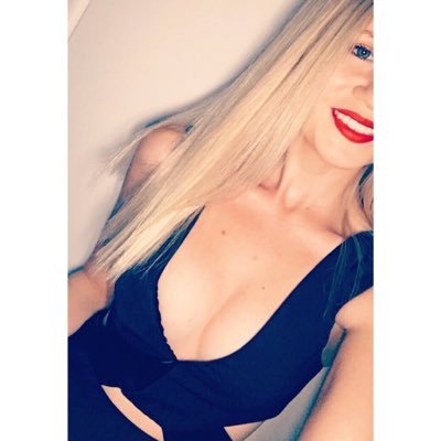 Profile Picture of Monique Farrell (@monfarrell) on Twitter