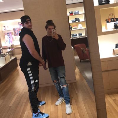 Profile Picture of Austin Walker (@sun_shine__12) on Twitter