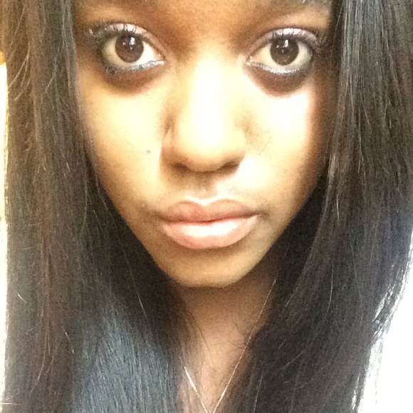 Profile Picture of Chi Chol (@chiiiiiid) on Poshmark