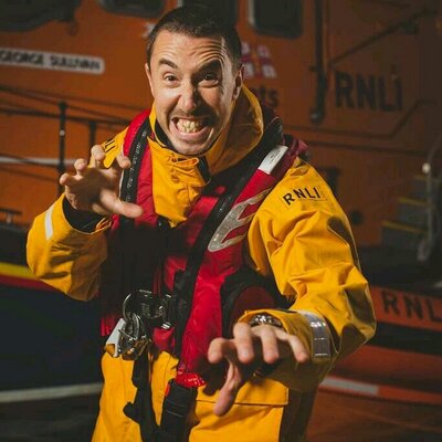 Profile Picture of James Hope (@jbhope) on Twitter