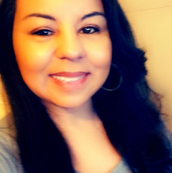 Profile Picture of Juliette Miqui (@jumi07) on Poshmark