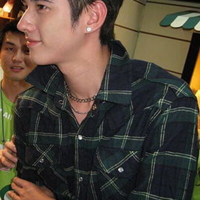 Profile Picture of Robbert Michael Yong (@RobbertMichaelY) on Twitter