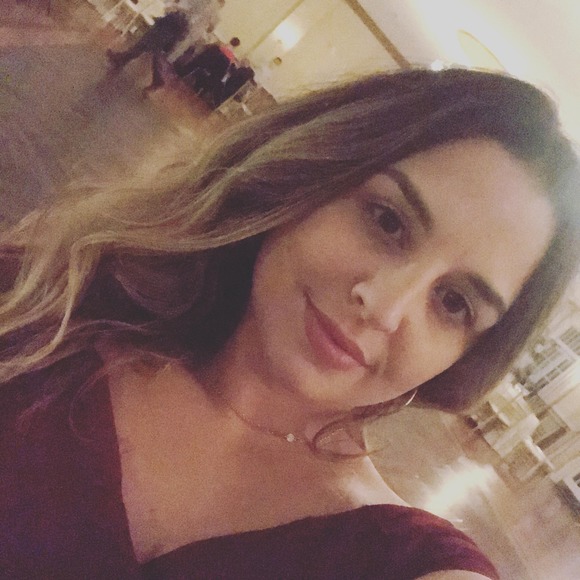Profile Picture of Lindsey Ryan (@lillysmom23) on Poshmark