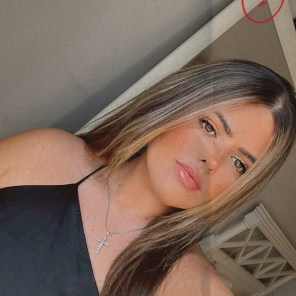 Profile Picture of Teuta Berishaj (@teuta_b) on Poshmark