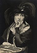 Profile Picture of Hazel Laveryon Wikipedia