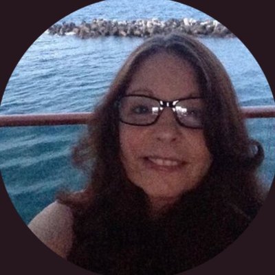 Profile Picture of Lori Loves Music (@hopkins_lori) on Twitter