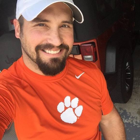 Profile Picture of Douglas Ireland (@douglasireland) on Poshmark