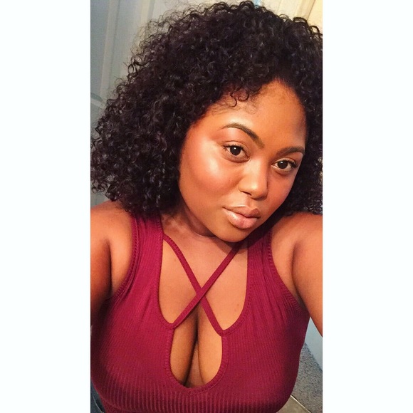 Profile Picture of Ebony Samples (@samples21) on Poshmark