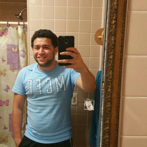 Profile Picture of Jason Laing (@jasonlaing10) on Poshmark