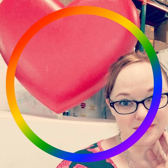 Profile Picture of Julianne Keller (@julianne_keller) on Poshmark