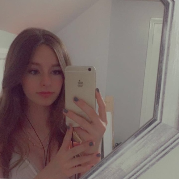 Profile Picture of Janie Hiebert (@janie1818) on Poshmark