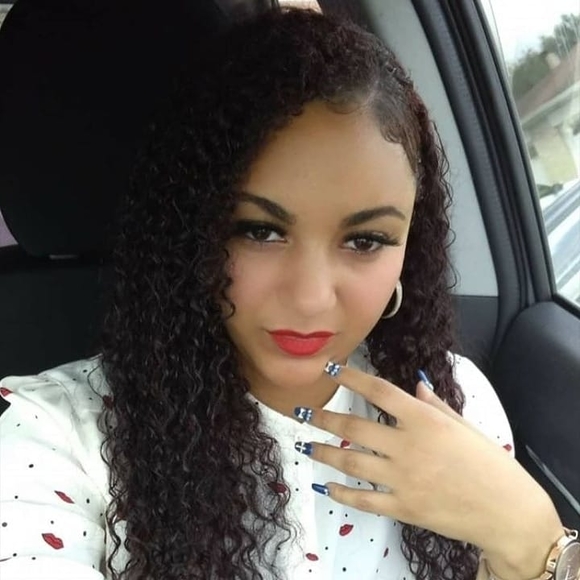 Profile Picture of Ariel Franklin (@arielfranklin62) on Poshmark