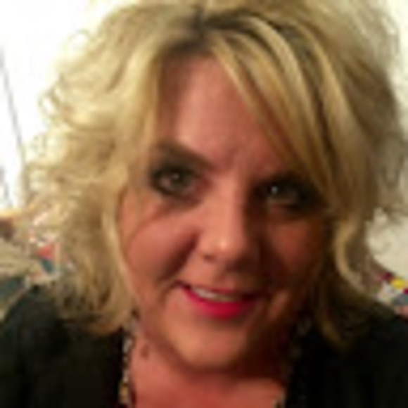 Profile Picture of Sue Brasseur (@brasseurs97) on Poshmark