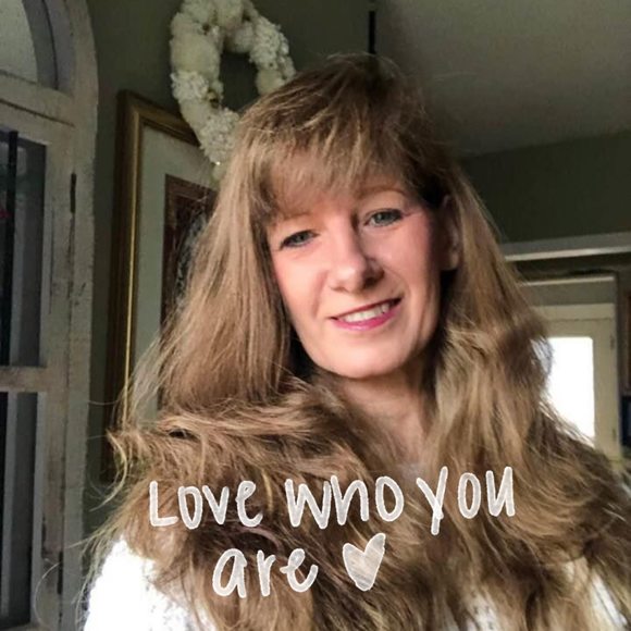 Profile Picture of Terri Stecklein (@terrilynn68) on Poshmark