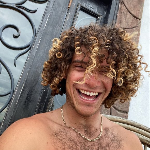 Profile Picture of Brett Marshall (@brett911) on Poshmark
