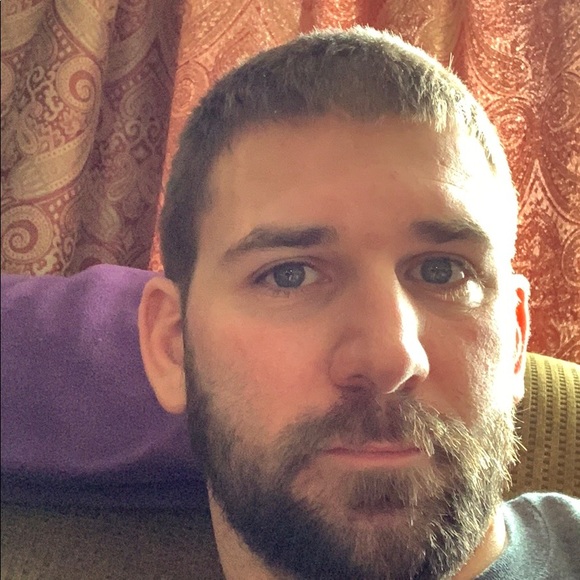 Profile Picture of Michael Stapleton (@thatmikeboy) on Poshmark