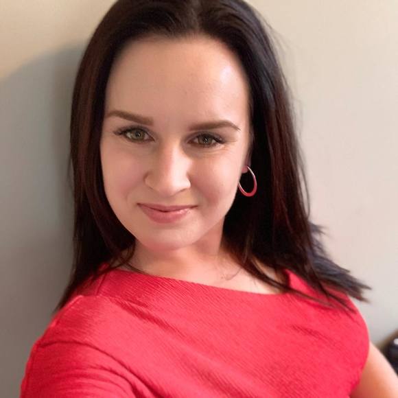 Profile Picture of Danielle Munroe (@dmun88) on Poshmark
