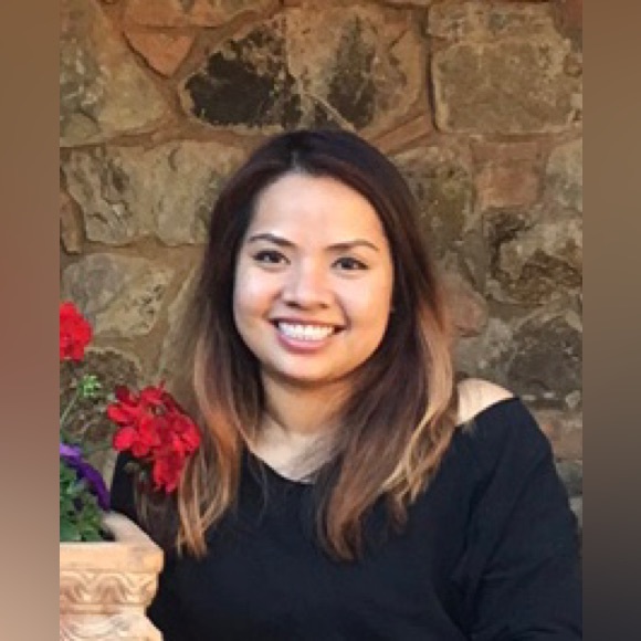 Profile Picture of Rhea Victor (@rheavictor87) on Poshmark