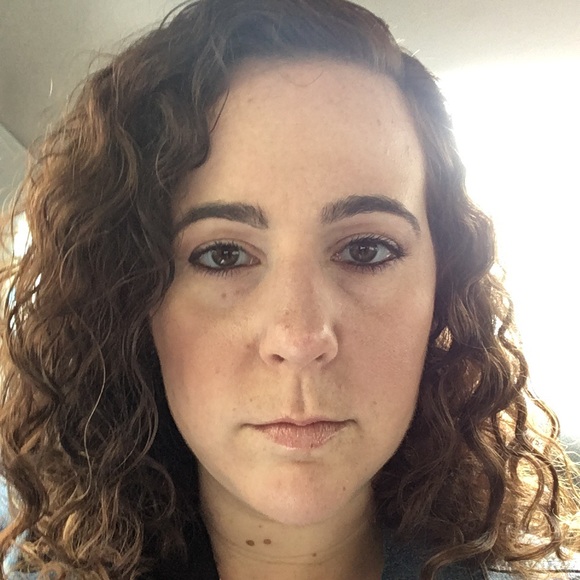 Profile Picture of Aly Kapchan (@aly_k87) on Poshmark