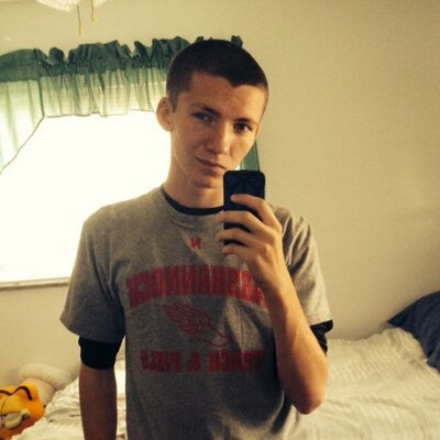 Profile Picture of Robert Ruffing (@BobbertR) on Twitter