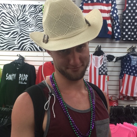 Profile Picture of Garrett Abel (@garryyyyy) on Poshmark