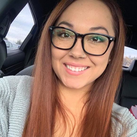 Profile Picture of Michaela Marshall (@michmars095) on Poshmark