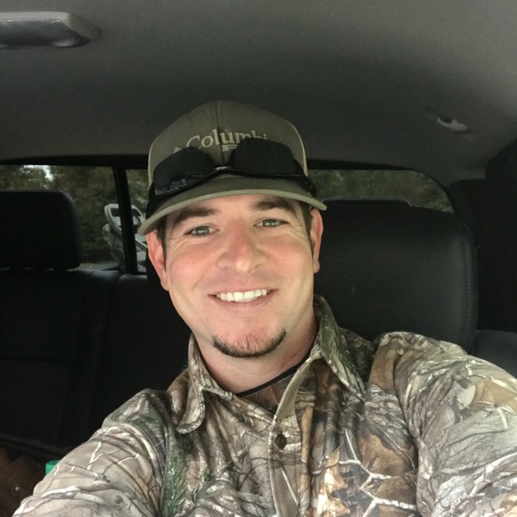Profile Picture of Travis Englehart (@englehart1) on Poshmark