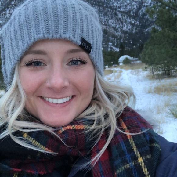 Meghan Begue - Poshmark Profile Picture of Meghan Begue (@meghanbegue) on Poshmark