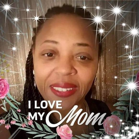 Profile Picture of Anita Bizzell (@anitabizzell) on Poshmark