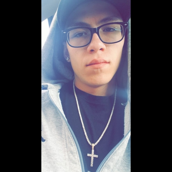 Alec Martinez - Poshmark Profile Picture of Alec Martinez (@tha_protege) on Poshmark