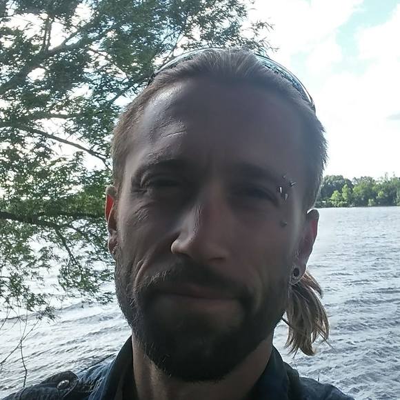 Profile Picture of James Clerc (@jameslockstar) on Poshmark