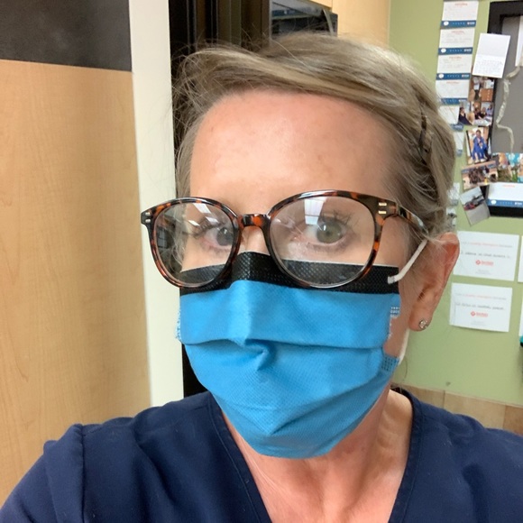 Profile Picture of Dawn Dateno (@ddateno) on Poshmark