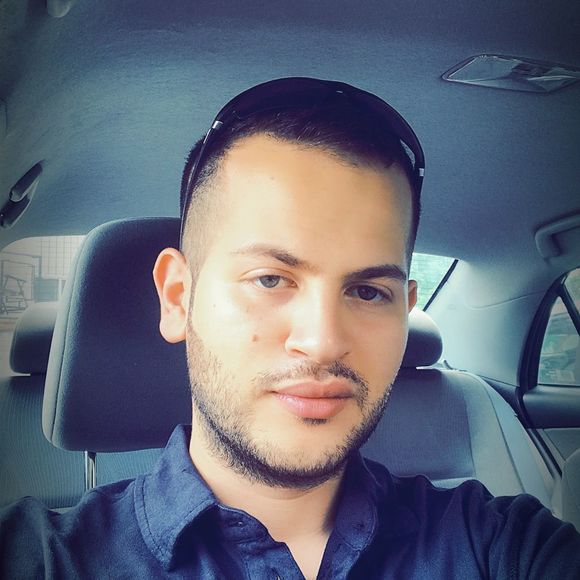 Profile Picture of Daryoosh Sarbakhshi (@daryooshs) on Poshmark