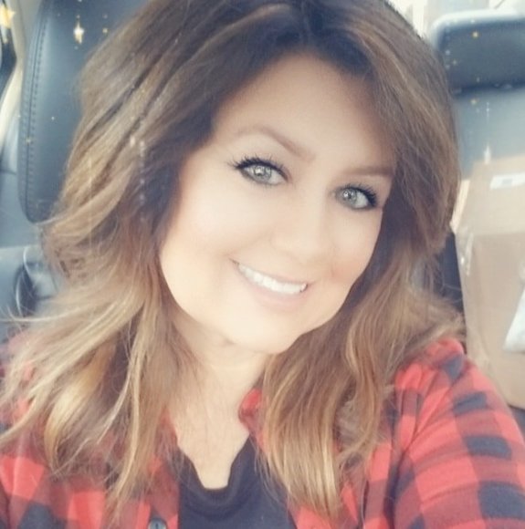 Profile Picture of Lisa Faulkner (@lisafaulkner1) on Poshmark