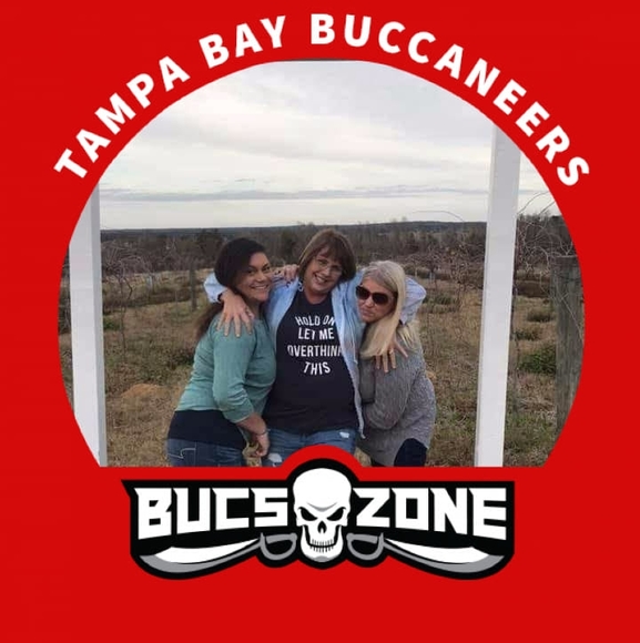 Lisa Faulkner haffey - Poshmark Profile Picture of Lisa Faulkner haffey (@llhaffey) on Poshmark