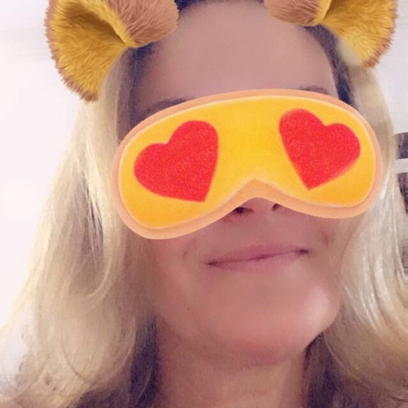 Profile Picture of Kathy Rosenson (@kathy_rosenson) on Poshmark