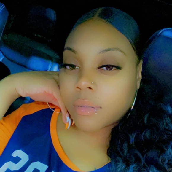 Profile Picture of Brittny Palmore (@brittnypalmore) on Poshmark