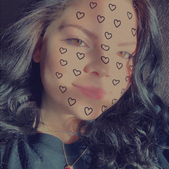Profile Picture of Hannah Hurd (@h_michelle81) on Poshmark