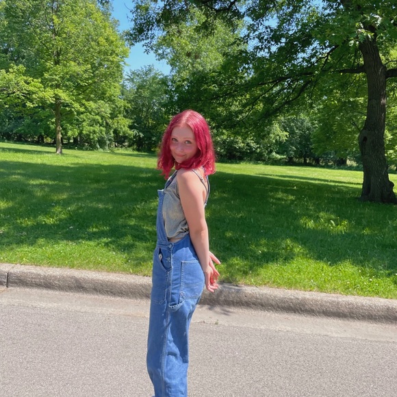 Profile Picture of Marlena Entner (@marlenaentner) on Poshmark