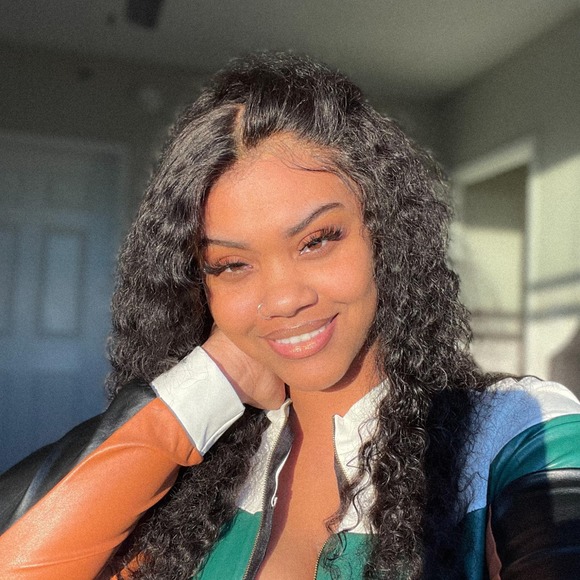 Profile Picture of Mercedes Martin (@cedes_baby04) on Poshmark