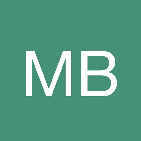 Profile Picture of Melanie Broderick (@mbroderick26) on Poshmark
