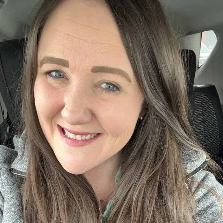 Profile Picture of lorilarsen (@lorialarsen) on Tiktok