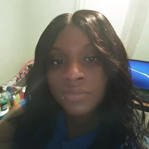 Profile Picture of Maurica James (@mauricajames84) on Poshmark