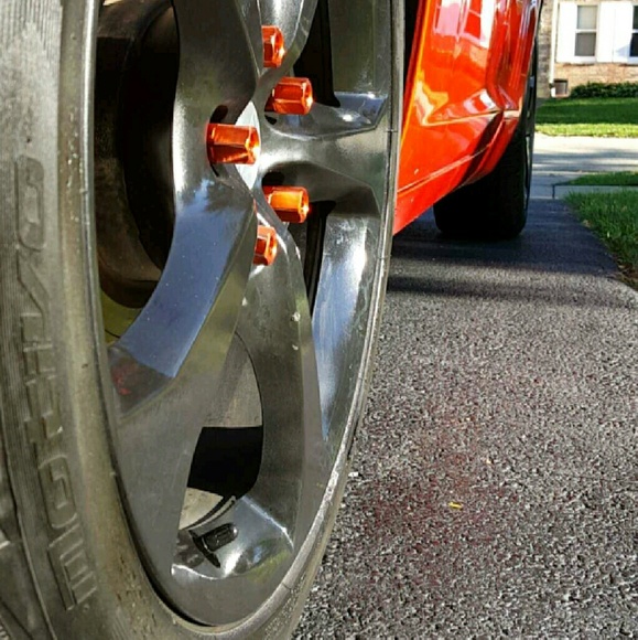 Profile Picture of Barbara Holakovsky (@bholak0527) on Poshmark