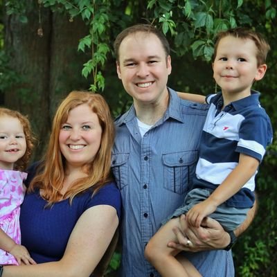 Profile Picture of Travis Carter (@DadDoneRight) on Twitter